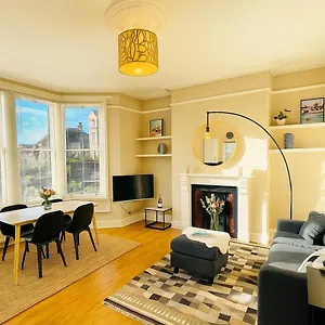 Bright, Spacious With Off-road Parking Bath