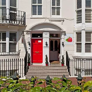 Strawberry Fields 3*, Brighton Reino Unido