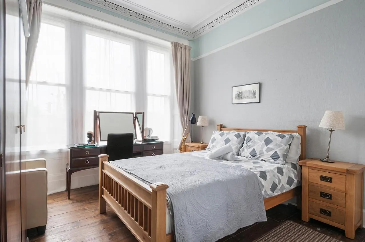 Aynetree Guest House Edinburgh 3*,