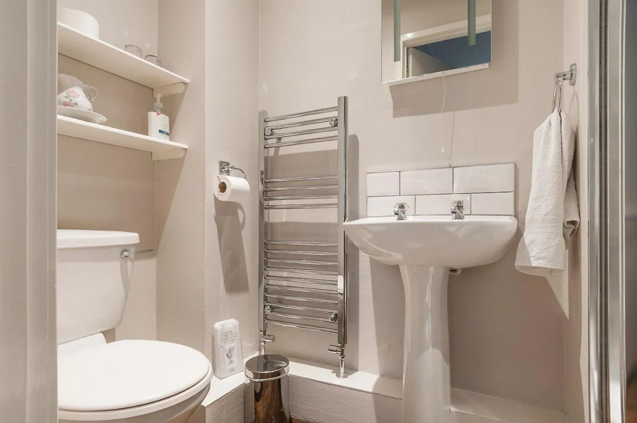 Aynetree Guest House Edinburgh 3*,