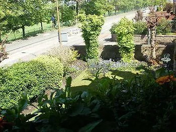 Aynetree Guest House Эдинбург 3*,